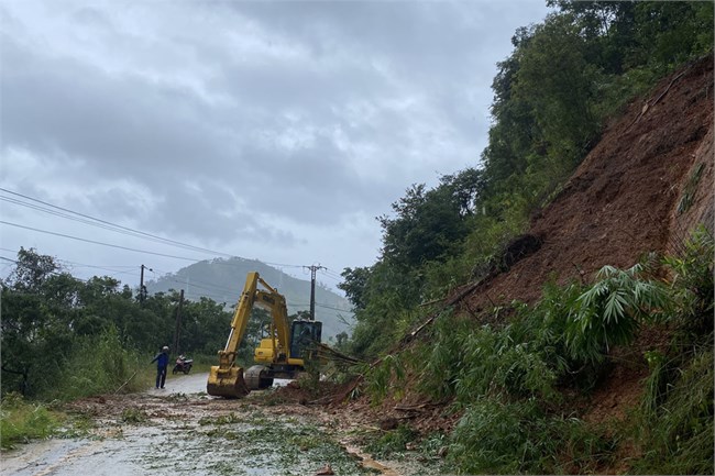 
Tắc đường Hồ Chí Minh đoạn qua tỉnh Kon Tum (28/10/2020)